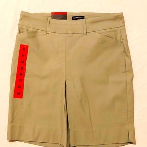 Hilary Radley Khaki style shorts 9” inseam size M